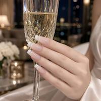 Faux ongles à presser blancs style French Tip, forme cercueil, double ligne en V, avec strass, élégants pour mariage, personnalisables avec logo, vente en gros
