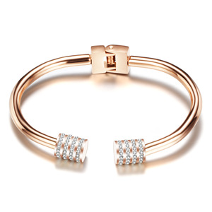 Bracelet tendance pour femme en acier inoxydable plaqué or 18 carats, ouvert, incrusté de diamants de 4 mm, bijou cadeau - Product Image 3