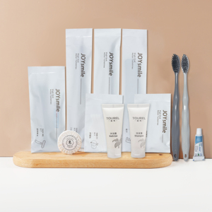 Accesorios de Baño Personalizados, Set de Cabina de Baño para Hotel, Set Dental, Champú, Acondicionador y Artículos de Afeitado - Product Image 1
