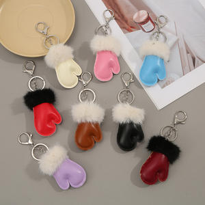Vente en gros <span class=keywords><strong>de</strong></span> gants mignons, porte-clés, pendentifs en cuir, ornements <span class=keywords><strong>de</strong></span> sac en forme <span class=keywords><strong>de</strong></span> gants <span class=keywords><strong>de</strong></span> <span class=keywords><strong>boxe</strong></span> en peluche double face pour l'automne et porte-clés - Product Image 1