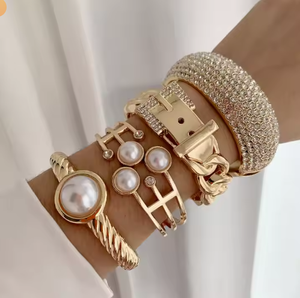 Bracelet en cristal réglable de luxe 2025 avec conception torsadée populaire pour les hommes et les femmes Bracelet de perles d'usure quotidienne - Product Image 1