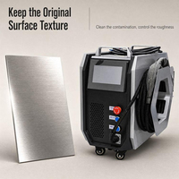 Machine de nettoyage laser à fibre pulsée portative 200W 300W pour le nettoyage des moules de pneus, des moules d'injection, des moules de fonderie sous pression et l'élimination de la peinture