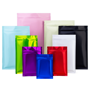 Sacs refermables en aluminium mat colorés avec logo personnalisé, scellés sur trois côtés, pour l'emballage de snacks - Product Image 1