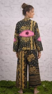 Giacca Invernale da <span class=keywords><strong>Donna</strong></span> in Cotone Eco-Friendly Reversibile con Ricami Kantha, Stampa Floreale e <span class=keywords><strong>Motivi</strong></span> Occhi Rosa, Maniche Lunghe - Product Image 2