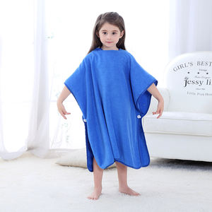 <span class=keywords><strong>Accappatoio</strong></span> personalizzato da notte per bambini <span class=keywords><strong>con</strong></span> <span class=keywords><strong>cappuccio</strong></span> - Product Image 4