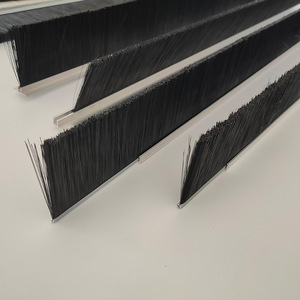 <span class=keywords><strong>Brosse</strong></span> d'étanchéité inférieure pour portes en <span class=keywords><strong>profil</strong></span>és d'aluminium <span class=keywords><strong>de</strong></span> forme HYT, taille personnalisée - Product Image 4