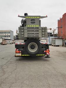 Grúa Zoomlion de 80 toneladas de segunda mano de alta calidad, modelo ZTC800, con bomba hidráulica duradera y motor estable para trabajos de ingeniería. - Product Image 6