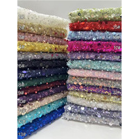 Tissu perlé brodé de bonne qualité tissu de perles rouges tissu de broderie dentelle perlée pour robe de mariée