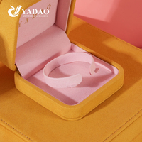 Boîte à bijoux en microfibre jaune YADAO avec design à points de couture pour l'emballage de bagues, colliers, bracelets, joncs et boucles d'oreilles