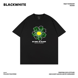 Camiseta unisex de algodón con estampado Q204, top transpirable para el verano - Product Image 4