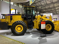 Chargeuse sur pneus 676F de 7 tonnes avec système hydraulique complet et godet pour roche, de bonne qualité, à prix abordable pour la construction