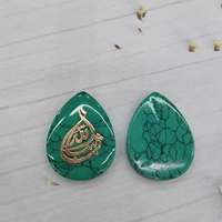 DIY takı bulma için özelleştirilebilir desenler, şekil ve metin ile turkuaz taş kolye