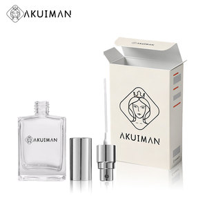 Botella de Perfume de Vidrio Cuadrada Transparente de Lujo con Tapa Plateada, Personalizable con Impresión, Aprobada por ISO9001 y Cumple con REACH, Juego de Regalo OEM - Product Image 3