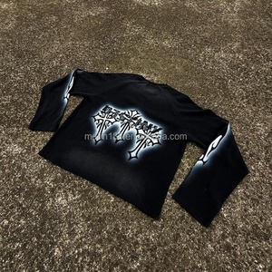 T-shirts à manches longues surdimensionnés en tricot gaufré noir épais, personnalisés avec impression DTG de haute qualité - Product Image 2