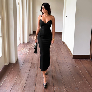 Vestido Maxi de Fiesta y Noche para Mujer, Estilo Sexy, Negro, con Espalda Descubierta, Anillo Metálico, Abertura Alta y Cuello en V - Product Image 3