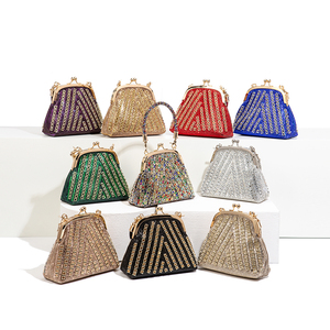 Sac <span class=keywords><strong>de</strong></span> soirée pour femme en strass, forme éventail, avec poignée diamantée et fermoir Kiss Lock, pour mariage et fête, avec chaîne amovible, sac à main bandoulière - Product Image 3