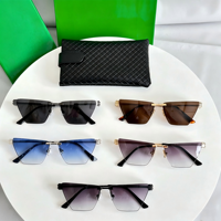 Lunettes de soleil de luxe légères à monture carrée pleine, verres dégradés colorés, pour hommes et femmes, en métal et nylon doré, haute protection UV