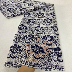 Tela Bordada Floral de Guipur Hecha a Mano, Moda Nigeriana para Mujer, Ecológica, 5 Yardas, Diseño Africano - Product Image 2