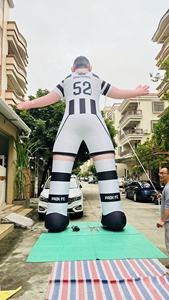 Jugador de Fútbol Inflable Gigante Personalizado con Característica Impermeable para Partidos de Fútbol - Product Image 3