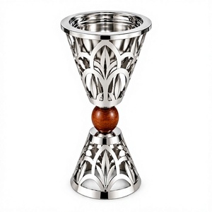 Brûleur d'encens artisanal en métal et bois avec détails artistiques, adapté aux bâtonnets et cônes d'encens et à la décoration intérieure. - Product Image 1