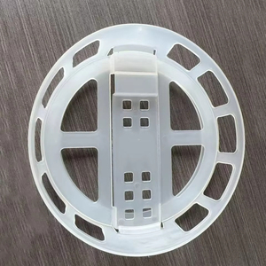 Serre-tête durable pour casquette, idéal pour la saison des diplômes – Accessoire élégant et sûr pour photomaton, compatible avec toutes les coiffures – Accès transfrontalier - Product Image 2