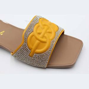 Vendita all'Ingrosso <span class=keywords><strong>Scarpe</strong></span> e Sandali da <span class=keywords><strong>Donna</strong></span>, Pantofole <span class=keywords><strong>con</strong></span> Tacco Basso e Largo, Cinturino <span class=keywords><strong>con</strong></span> Cristalli, Ultimi Arrivi per Matrimonio e Appuntamenti - Product Image 5