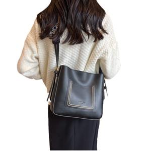 Sac rétro et sophistiqué pour femmes, nouveau sac bandoulière tendance au design unique, sac seau pour les femmes élégantes - Product Image 4