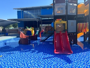 Grand équipement de <span class=keywords><strong>parc</strong></span> aquatique extérieur à prix commercial favorable Maison de l'eau en plastique <span class=keywords><strong>Parc</strong></span> aquatique à thème de bateau de pirate pour enfant et adulte - Product Image 3