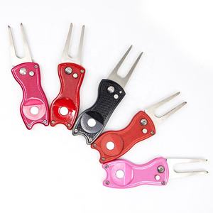 Outil de réparation de divots de golf personnalisé, type Switch Blade, automatique, avec marqueur de balle - Product Image 2