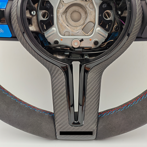 Volant en Alcantara avec garniture en carbone sec style CS pour <span class=keywords><strong>BMW</strong></span> F10 F11 F15 F16 F20 F21 F25 F30 F31 F32 F33 F34 F36 F80 F82 F90 - Product Image 3