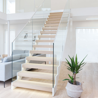Marches en bois solide de flottement d'intérieur d'escalier de conception moderne avec la balustrade en verre