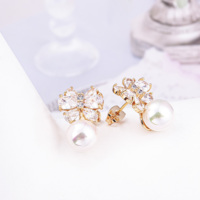 Boucles d'oreilles clous élégantes CM YIM Fashion Jewelry en plaqué or 18 carats avec perles d'imitation et zircons, pour femme, vente en gros