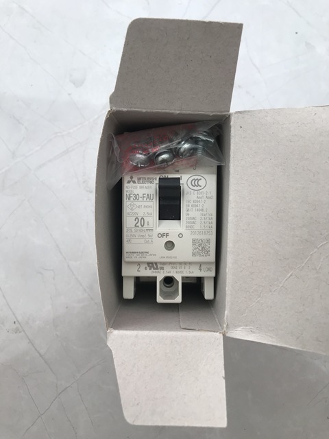 Brand New Original Mitsubishi Molded case Circuit Breaker air Switch NF30-FAU 2P 3P 15A 10A 20A 5A