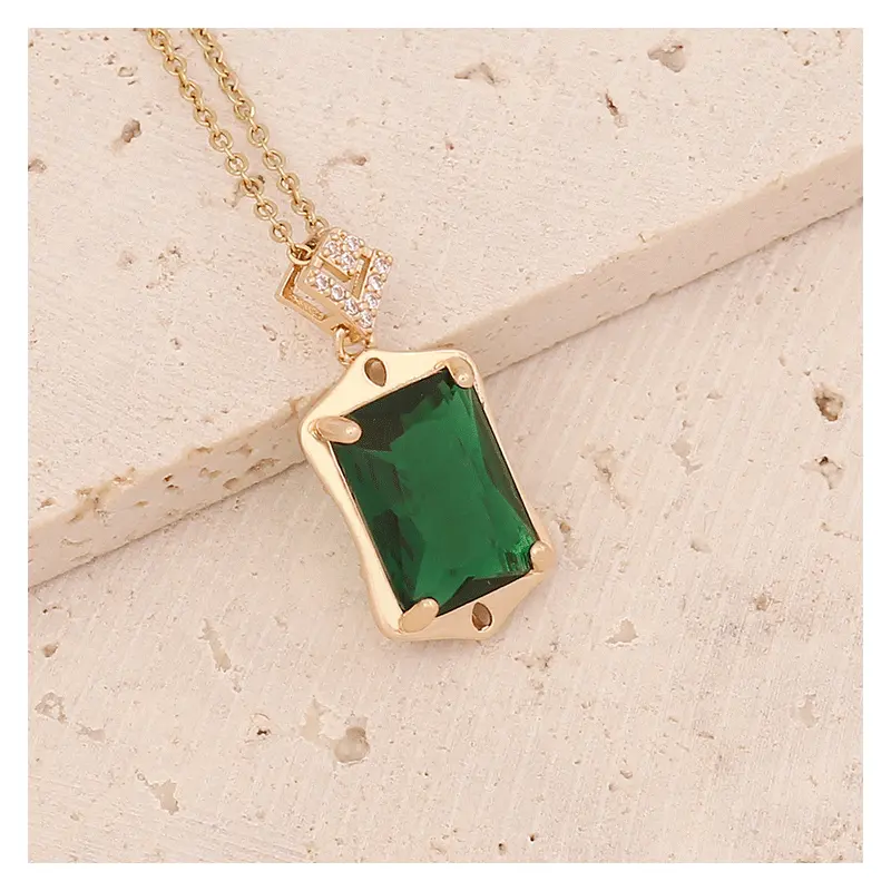 Green zircon pendant light luxury necklace square crystal clavicle chain necklace green cubic zirconia necklace
