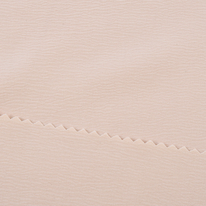 Tissu en crêpe de polyester 140 g/m² tendance pour manteaux avec finition élégante effet sablé pour femmes - Product Image 5