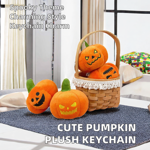 Al por mayor: Peluche de calabaza de Halloween adorable, súper suave y reconfortante, con bolsa de dibujos animados, llavero de pareja para coche y colgante de muñeco para máquina de garras - Product Image 2