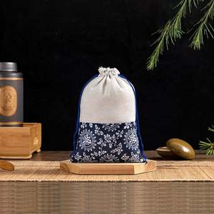 Vente en gros de petites pochettes à bijoux en satin personnalisées, sacs en toile de jute à cordon, sacs de rangement, sacs cadeaux, emballage textile, logo personnalisé, marque OEM - Product Image 3