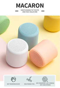 Mini loa không dây IPX5 đánh giá 360 độ <span class=keywords><strong>surround</strong></span> âm thanh xách tay RGB không thấm nước cho bên ngoài trời Nhà hát sử dụng - Product Image 5