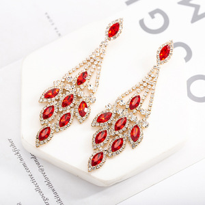 Bijoux d'oreille multicolores, nouvelles boucles d'oreilles en cristal de strass en forme de feuille, boucles d'oreilles personnalisées en diamant, vente en gros E558 - Product Image 1