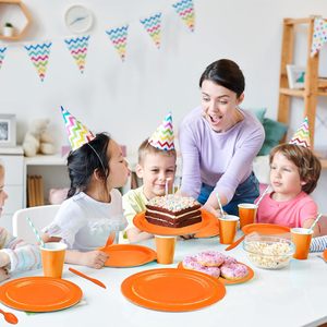 Kit de Vaisselle Jetable Orange en Gros – Assiettes, Gobelets, Serviettes et Couverts pour Décoration de Fête d'Anniversaire - Product Image 3