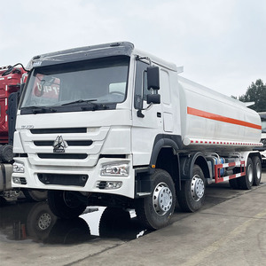Camion-citerne Sinotruck HOWO avec transmission 8x4, 371 chevaux, camion industriel pour le transport de liquides, véhicule de transport de méthanol et d'éthanol - Product Image 6