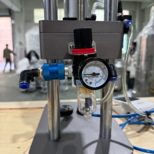 Machine de capsulage semi-automatique pneumatique pour flacons de parfum, machine de pressage de bouchons intérieurs et de capuchons pour flacons d'huiles essentielles - Product Image 6