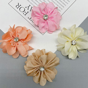 Flores de tela de gasa hechas a mano de 5 cm con diamantes de imitación para accesorios de joyería y ropa DIY - Product Image 1