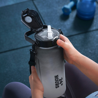 Nouvelle Arrivée Bouteille d'Eau Sportive en Plastique Sans BPA de 1500 ml, Gobelets de Sport Portables d'Extérieur avec Paille et Couvercles à Poignée