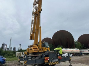 XCM-G grue sur chenilles d'occasion QY75K 75 tonnes avec pompe à engrenages et PLC-Machinerie lourde mobile montée sur camion - Product Image 4