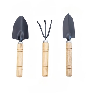 Juego de Herramientas de Jardinería de Metal de Tres Piezas, <span class=keywords><strong>Pala</strong></span> <span class=keywords><strong>Pequeña</strong></span> y Rastrillo para Uso Doméstico, Revestimiento para Macetas para Plantar Flores, Vegetales y Suculentas - Product Image 1