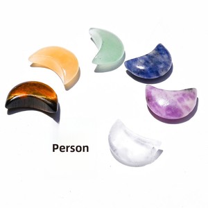 Colgante de Luna Creciente Miniatura de Cristal Natural, Piedra en Bruto Pulida, Venta al por Mayor - Product Image 2