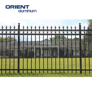 Vente en gros de clôtures en aluminium pour piscine extérieure bon marché Idées de clôtures de <span class=keywords><strong>jardin</strong></span> à lattes horizontales en métal Panneaux de clôture pour maison et cour - Product Image 2