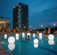 Jouets de piscine à LED, étanches IP65, décoration de jardin, boule LED RGB flottante, corps en plastique de 15 cm, batterie rechargeable, 16 couleurs