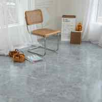 PVC LVT Bodenbelag Rolle-Rutschfest Selbstklebend Wasserdicht 5mm Dicke Modernes Design für Schulen & Krankenhäuser Breite Dielen